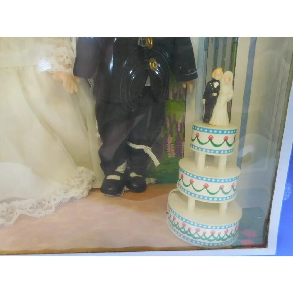 Vogue Ginny Dolls Bride and‎ Groom Set 8
